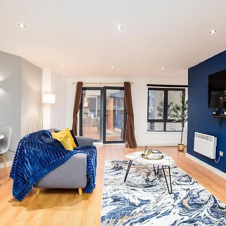 Riverside 2 Bed Private Terrace Sleeps 5 Διαμέρισμα *