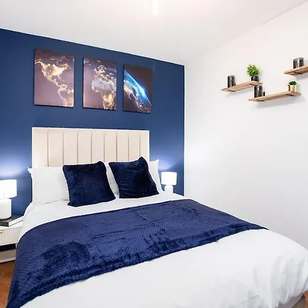 Riverside 2 Bed Private Terrace Sleeps 5 Λιντς