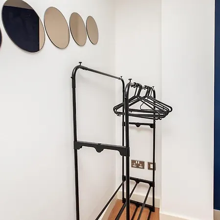 Riverside 2 Bed Private Terrace Sleeps 5 Διαμέρισμα